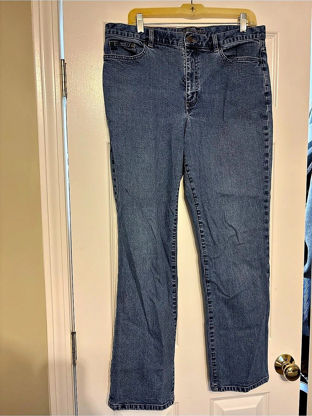 Lauren Jeans Co. Relaxed Lauren Jeans. Straight Leg Blue Jeans Waist 14